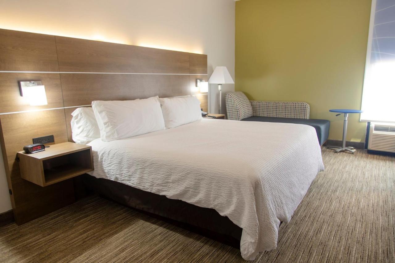 Holiday Inn Express Marshfield - Springfield Area By Ihg Eksteriør billede