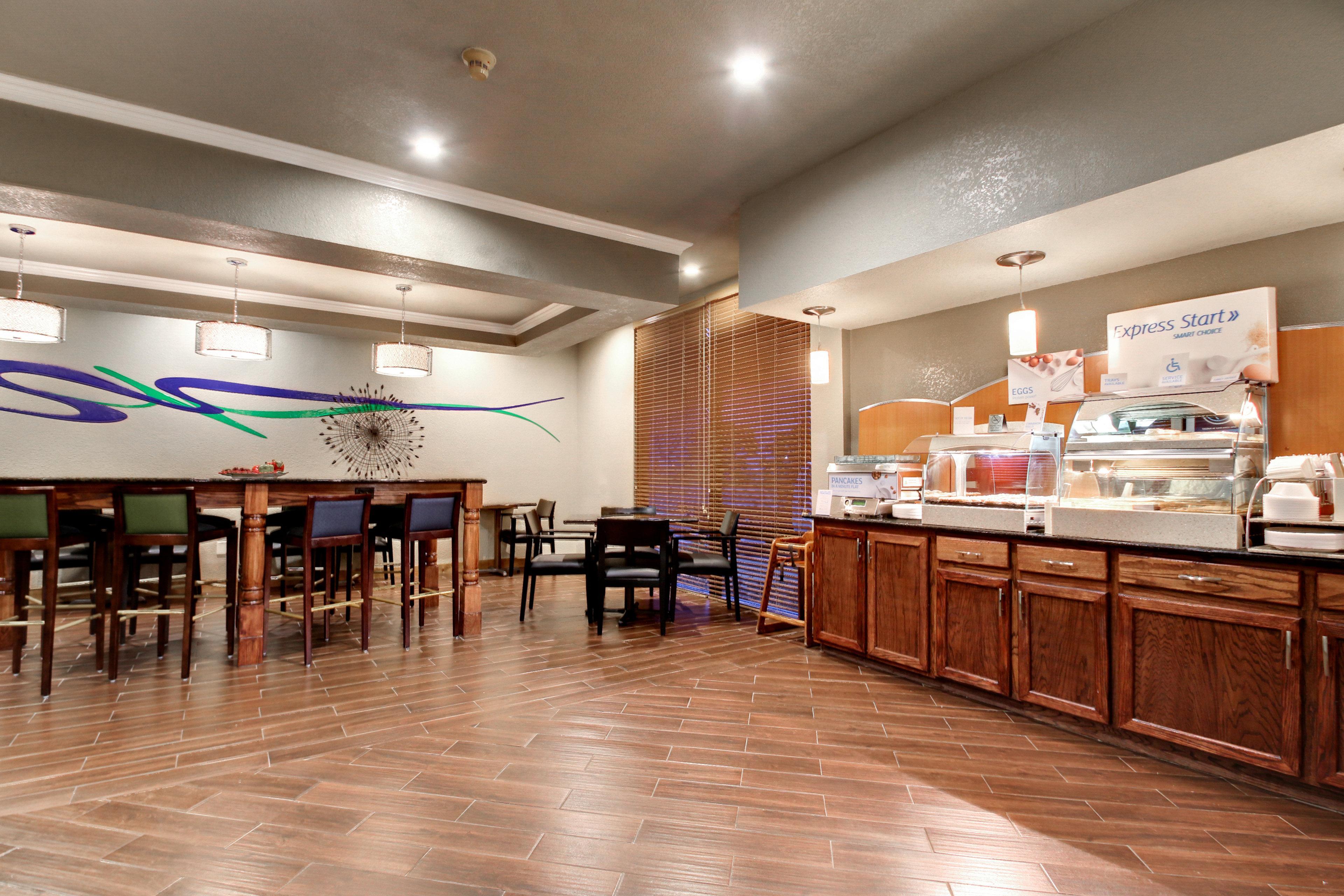 Holiday Inn Express Marshfield - Springfield Area By Ihg Eksteriør billede